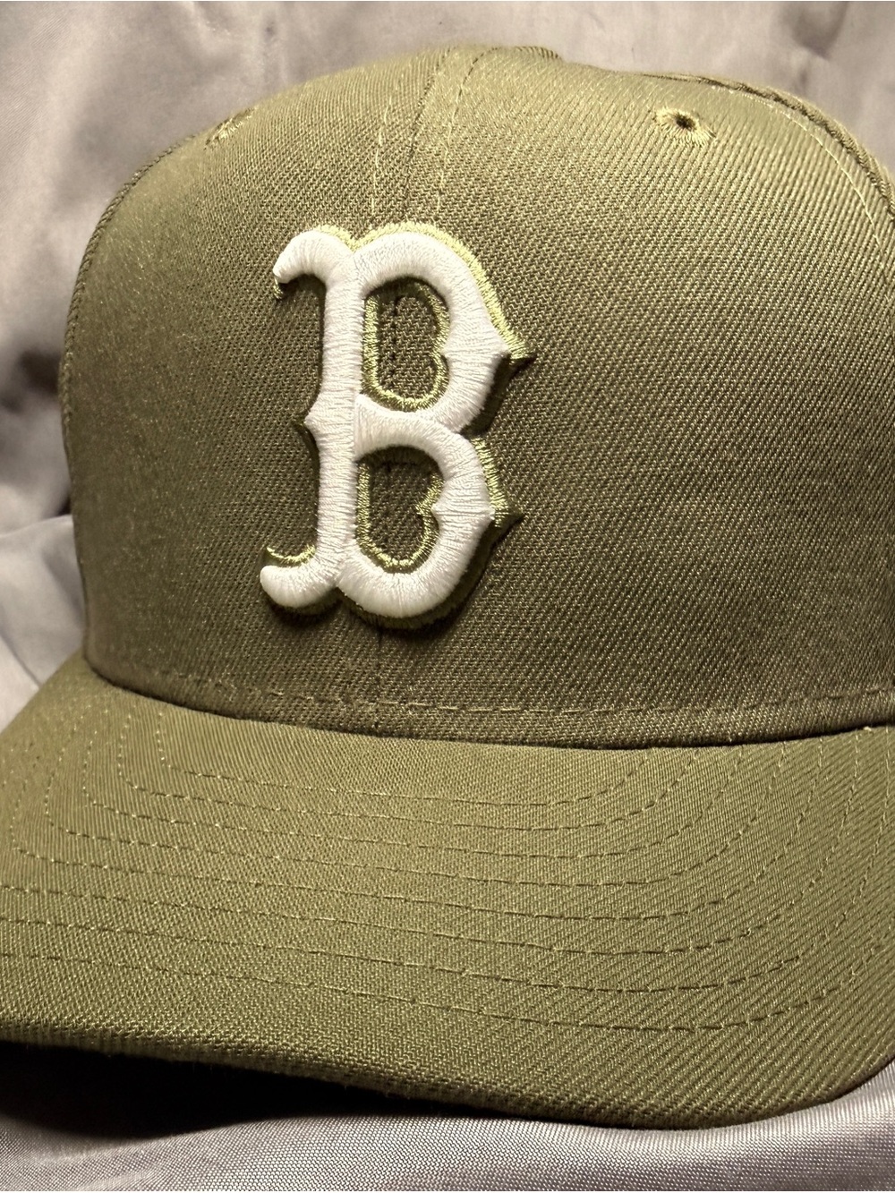 Boston RedSox-New Era Olive Green 59FIFTY Fitted Cap. Size 7 1/4
